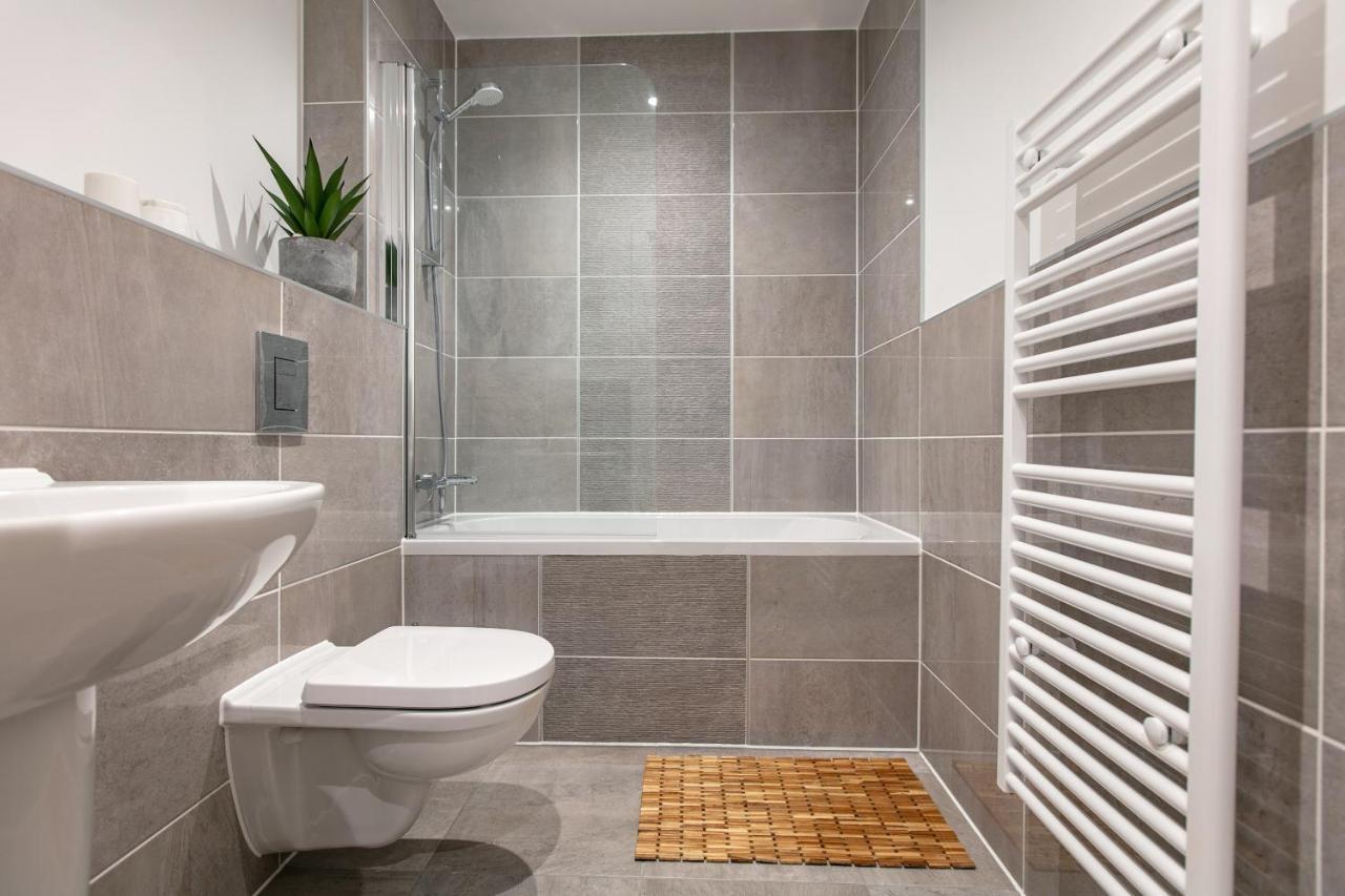 City Centre - Free Parking - Stylish 2 Bedroom Apartment Bristol Luaran gambar