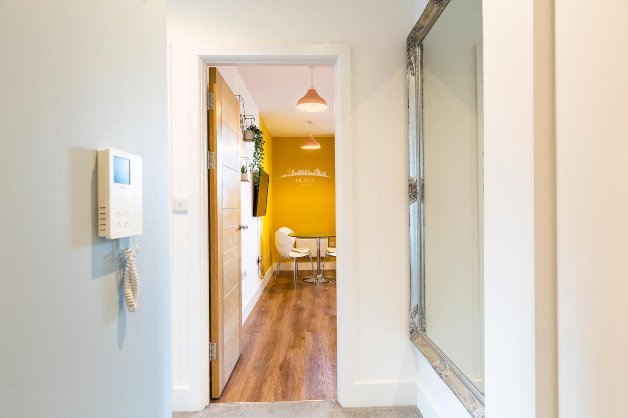City Centre - Free Parking - Stylish 2 Bedroom Apartment Bristol Luaran gambar